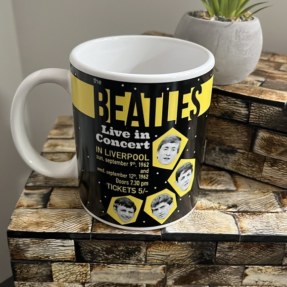 NEW VINTAGE The Beatles Live In Concert In Liverpool 1962 Mug - Picture 4 of 9
